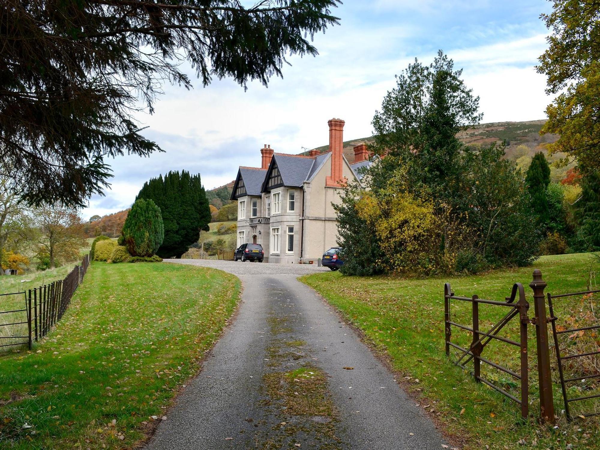 The East Wing At Grove Hall Bodfari Eksteriør billede